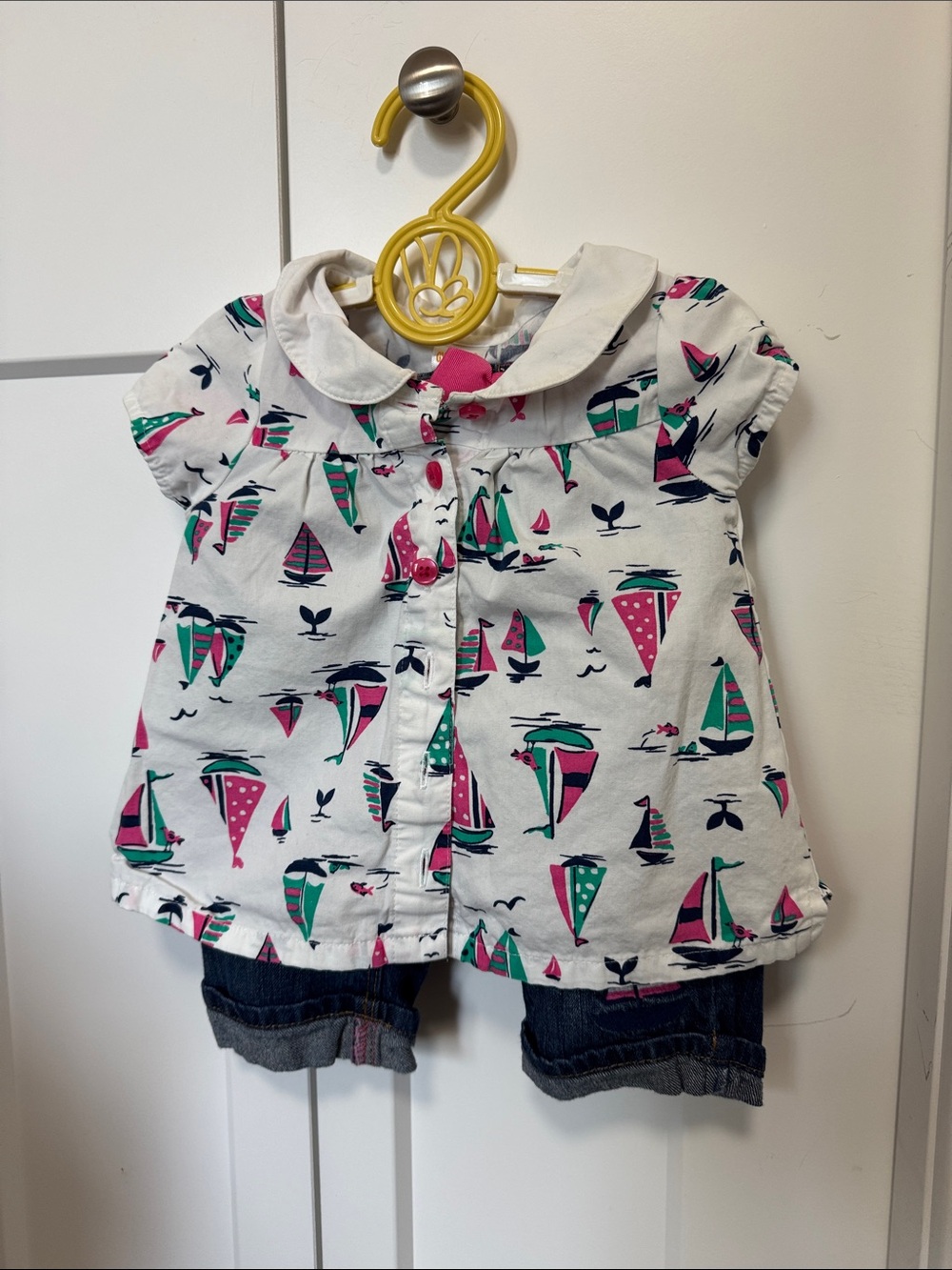 Gymboree White Button-Front Top with Pink & Teal Sailboat Print